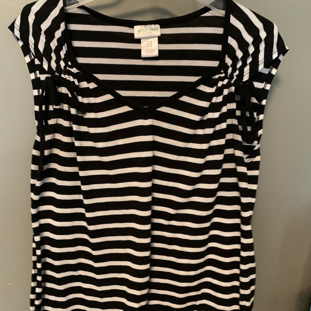 Motherhood maternity black and white top